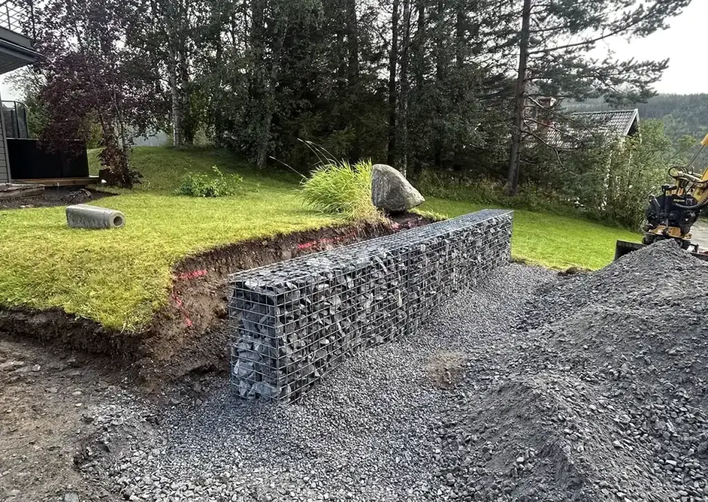 Gabionstödmur för tomtplanering i Åre