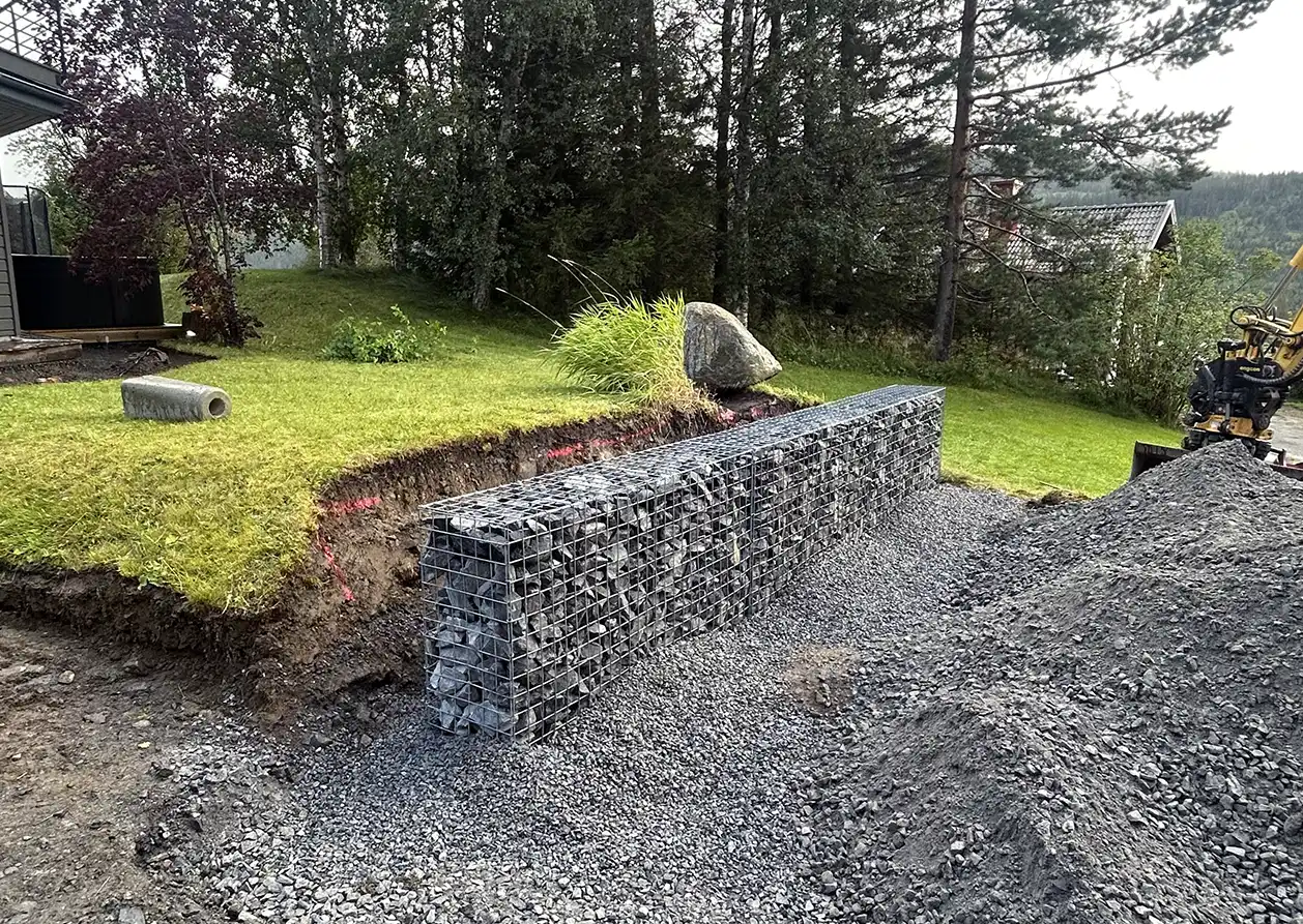 Gabionstödmur för tomtplanering i Åre
